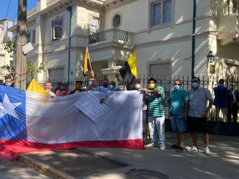 Taxistas visitaron la “Moneda chica”: solicitaron a Boric reunión con el futuro ministro de Transportes