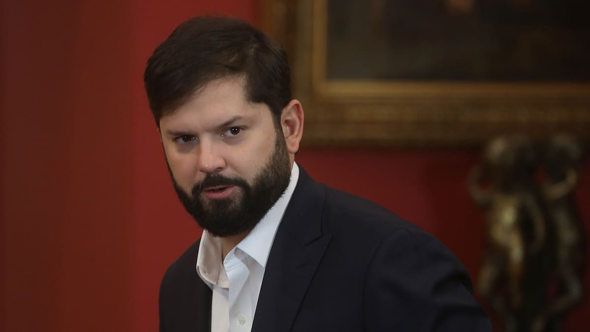Presidente Boric tras ataque armado a funcionarios del Cesfam de Ercilla: “Hacerlo además contra quienes cuidan a nuestra población es miserable”