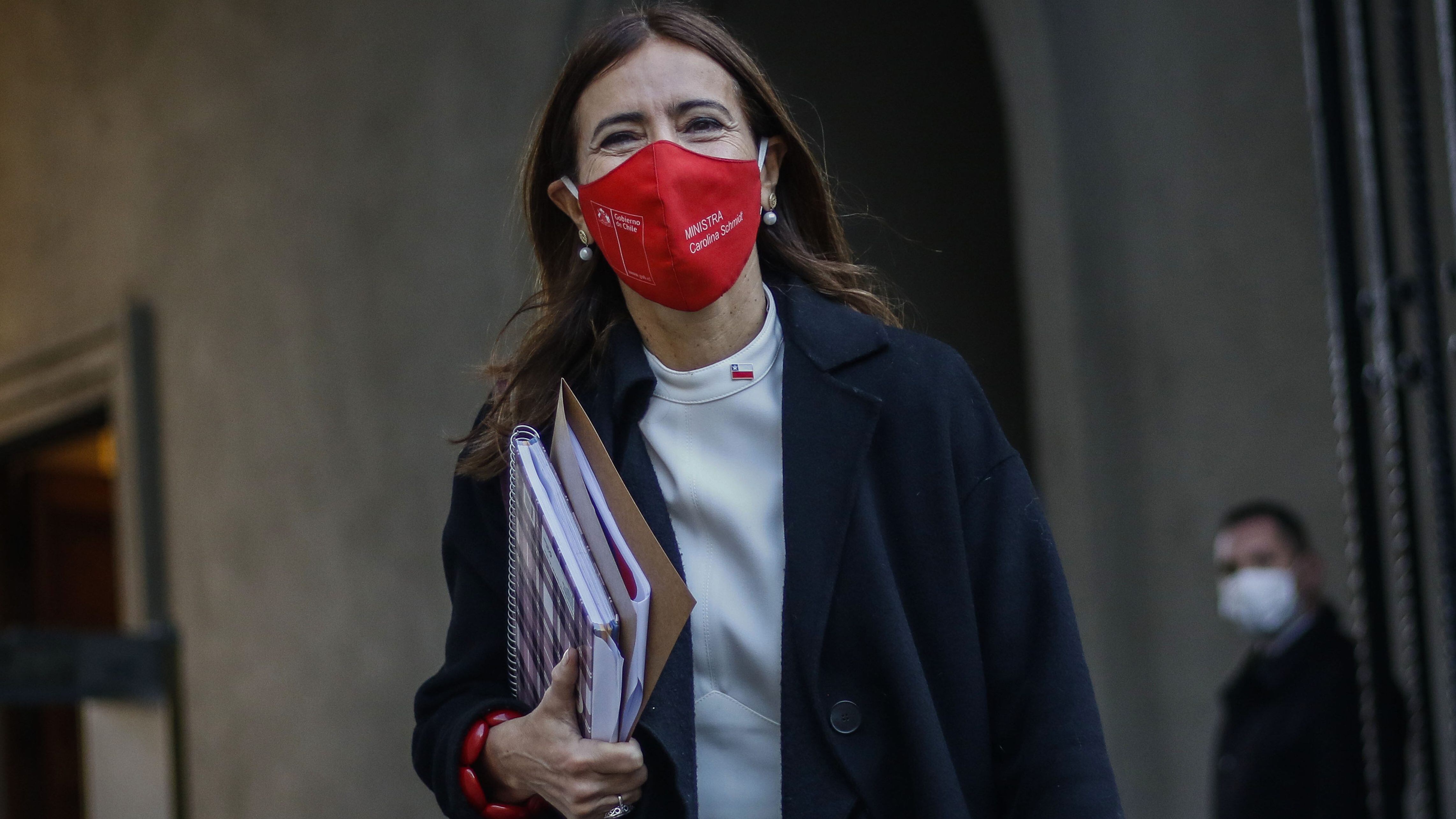 Ministra Schmidt también sacó dinero de sus fondos de la AFP