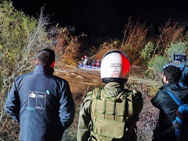 Rescatan a tres personas atrapadas en el río Biobío tras intentar salvar una yegua preñada