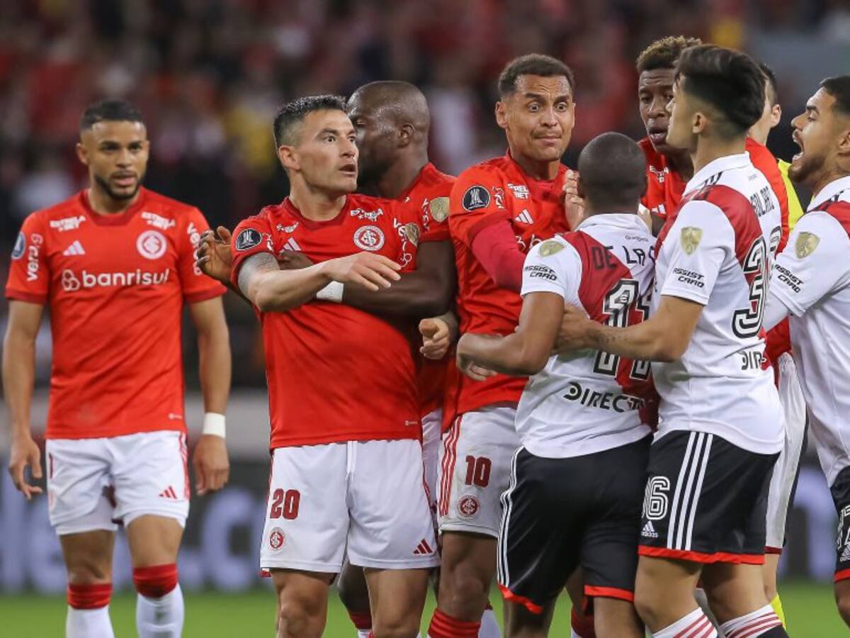 ¡Se dijeron de todo! El picante cruce entre Charles Aránguiz y Pablo Solari en la Libertadores