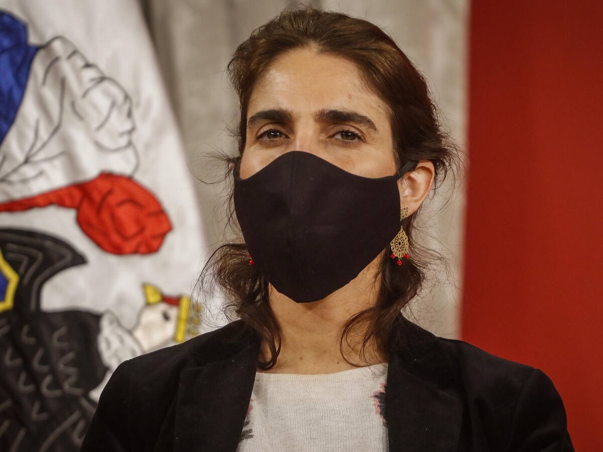 Ministra Zaldívar manifestó su posición en torno al retiro de fondos de pensiones: «Efectivamente puede haber un impulso en las compras»