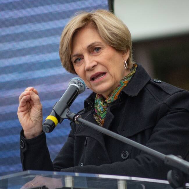 Evelyn Matthei responde a Presidente Boric tras respaldo al PC: “No es el momento de defensas corporativas”