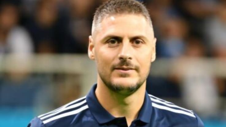 ¿Nivel internacional? El técnico europeo políglota que asoma para dirigir en el fútbol chileno