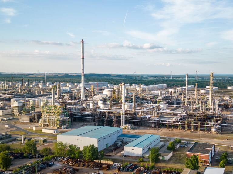 Planta en Alemania que recibe petróleo de Rusia por el oleoducto Druzhba