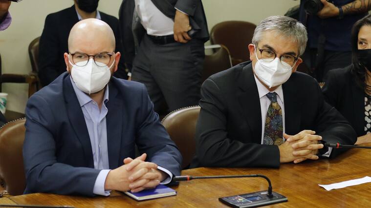 11 DE ABRIL DE 2022/VALPARAISOLos ministros Giorgio Jackson (i) y Mario Marcel (d), durante la Comisión de Constitución de la Cámara de Diputados, que inicia la discusión del proyecto de quinto retiro de fondos de pensiones.
FOTO: LEONARDO RUBILAR CHANDIA/AGENCIAUNO