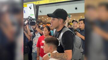 VIDEO. Carlos Palacios viaja a Argentina para firmar por Boca Juniors: “Cualquiera quiere jugar en el mejor equipo de Sudamérica”