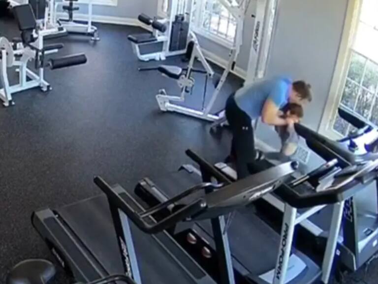 Padre es acusado de causar la muerte de su hijo de 6 años tras obligarlo a ir al gimnasio por “estar gordo”