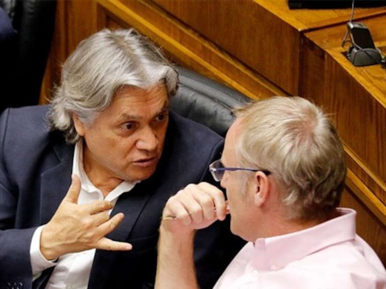 Felipe Kast a Alejandro Navarro: «Nada más nazi que Maduro»
