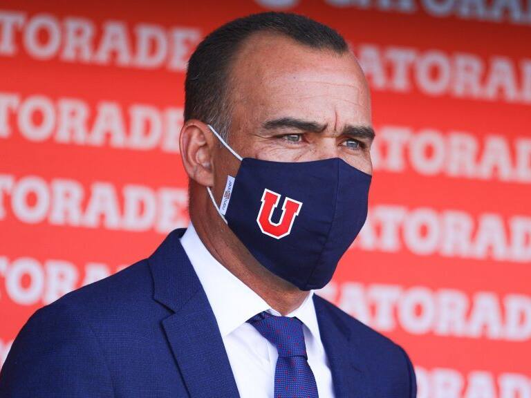 23 DE DICIEMBRE DE 2020/SANTIAGOEl Director TŽcnico de Universidad de Chile, Rafael Dudamel (c), durante el partido valido por vigŽsimo primera fecha del Campeonato Nacional AFP PlanVital 2020, entre Universidad de Chile y Universidad Cat—lica, disputado en el Estadio Nacional.
FOTO: SEBASTIAN ORIA/AGENCIAUNO