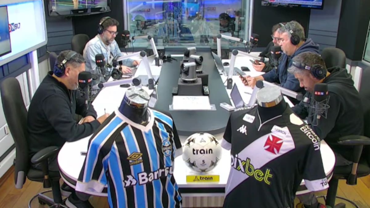 Los Tenores debaten sobre la renovación de Arturo Vidal en Colo Colo y comentan el panorama institucional de la U