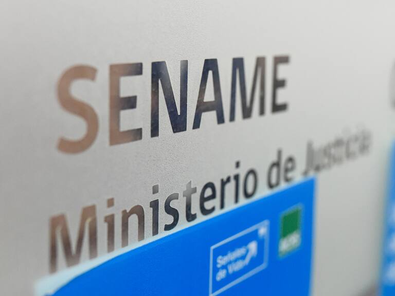 Con salarios por sobre $1 millón 800 mil: las vacantes de trabajo que ofrece el Sename