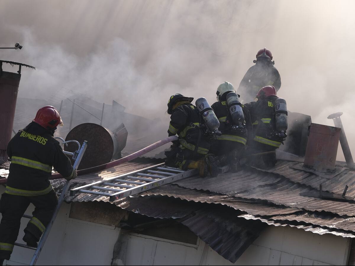 Incendio en el Hospital Regional de Temuco movilizó a todos los cuerpos de Bomberos de la ciudad