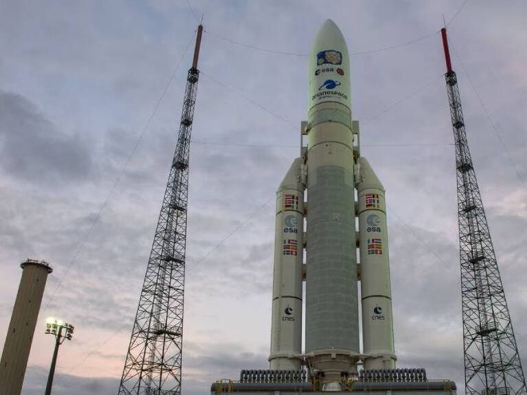 La sonda espacial Juice inició su viaje de ocho años a Júpiter y sus lunas en busca de vida extraterrestre