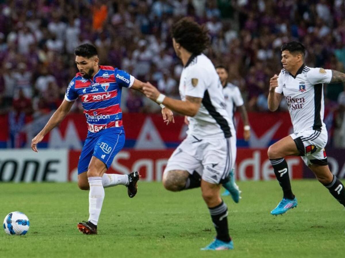 Conmebol anunció millonaria multa contra Colo Colo por infracciones en duelo ante Fortaleza en Brasil