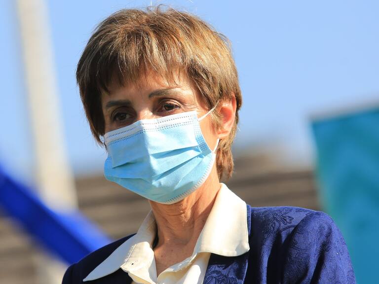 28 de Septiembre de 2021 / ÑUÑOALa ministra subrogante de Salud, Paula Daza, junto a la Seremi de Salud Helga Balich invitan a los rezagados mayores de 55 años a inocularse con la dosis de refuerzo contra el covid 19 en el velódromo del Estadio Nacional
Paula Daza, ministra Subrogante de Salud
FOTO: DIEGO MARTIN / AGENCIAUNO