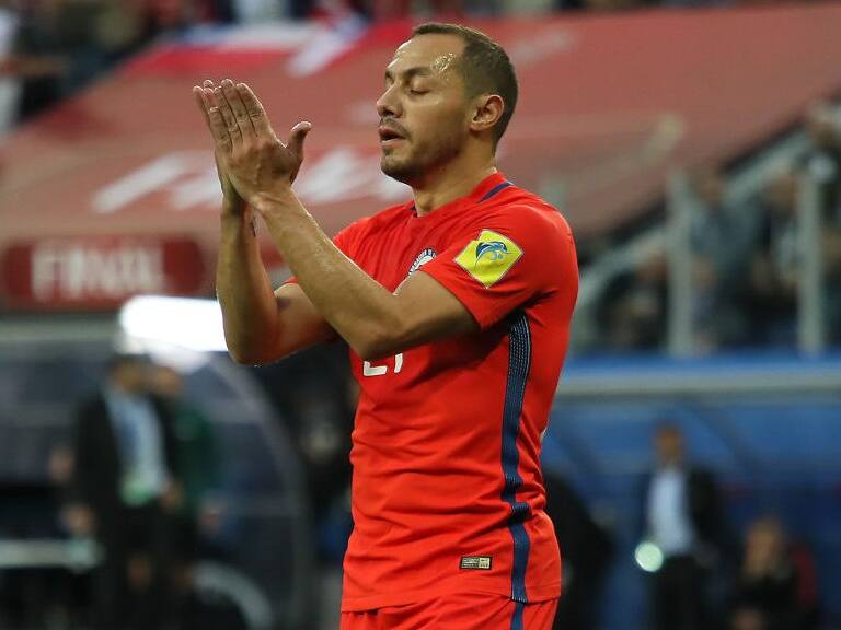 Marcelo Díaz se hizo presente en Asunción para alentar a la Roja ante Paraguay