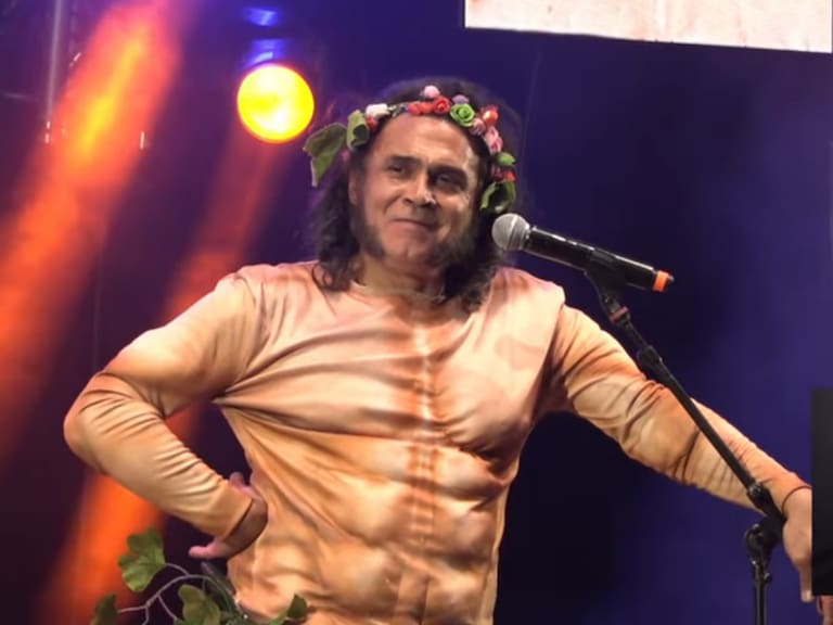 Tras este chiste comenzaron a pifiar a Arturo Ruiz-Tagle en el Festival de Puerto Montt: ¡Pongan Sinaka!