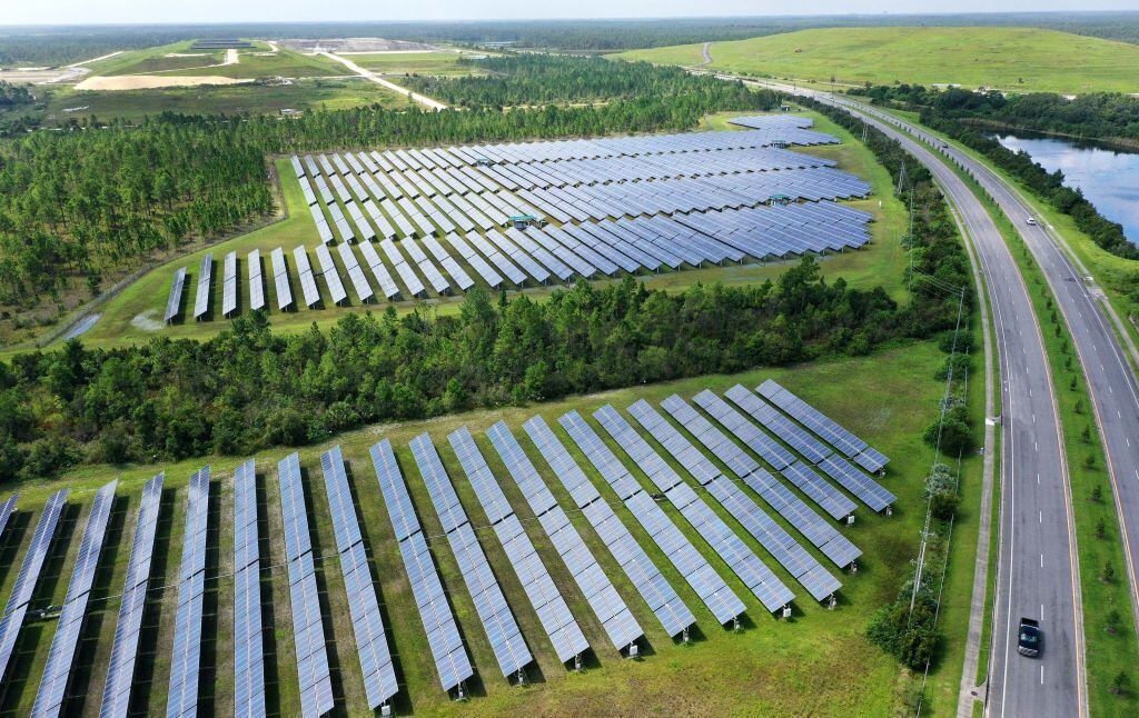 Imagen de una granja solar de seis megawatt a las afueras de Orlando