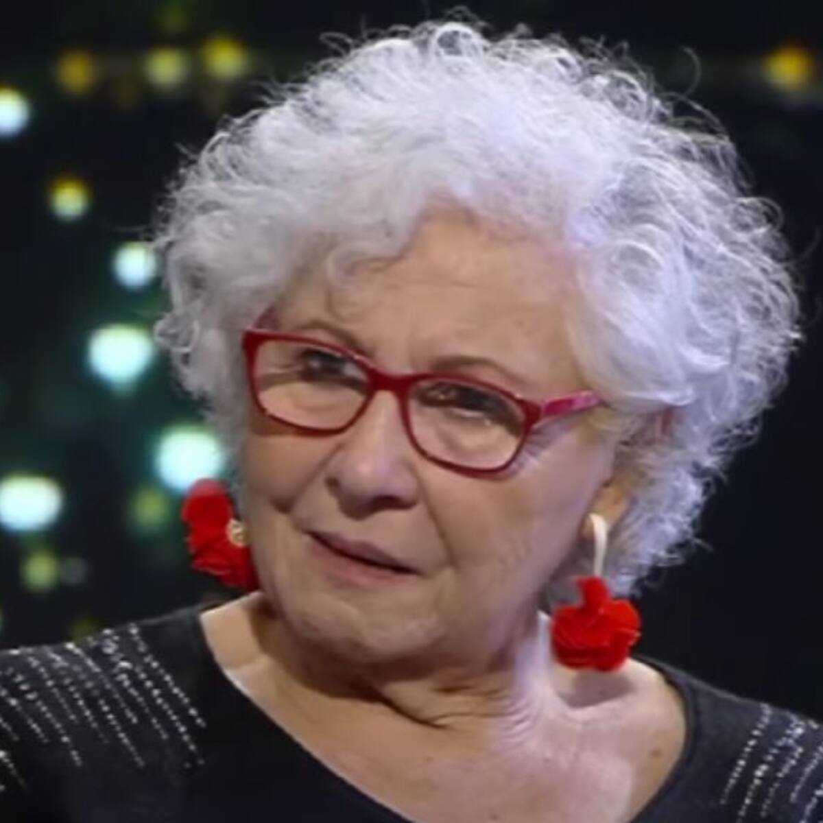 Teresita Reyes enfrenta recuperación tras ser operada de compleja enfermedad