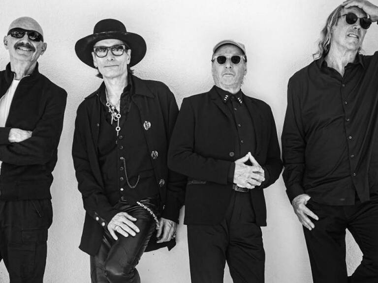 BEAT en Chile: cuándo y dónde ver la banda conformada por el guitarrista y el bajista de King Crimson