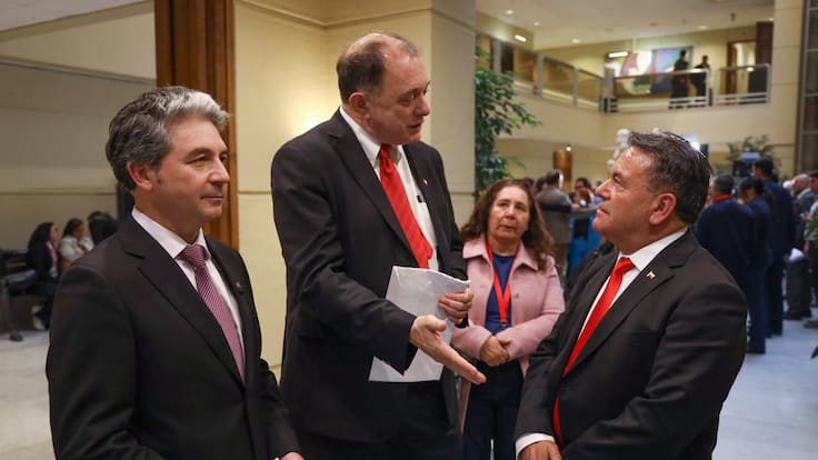 Ministro Poduje denuncia “obstruccionismo” del Frente Amplio tras fallida exposición en la Comisión de Vivienda