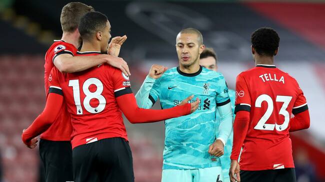 SOUTHAMPTON, ENGLAND - JANUARY 04: Thiago Alcantara of Liverpool interacts with Yan Valery of Southampton after the Premier League match between Southampton and Liverpool at St Mary's Stadium on January 04, 2021 in Southampton, England. The match will be played without fans, behind closed doors as a Covid-19 precaution. (Photo by Naomi Baker/Getty Images)