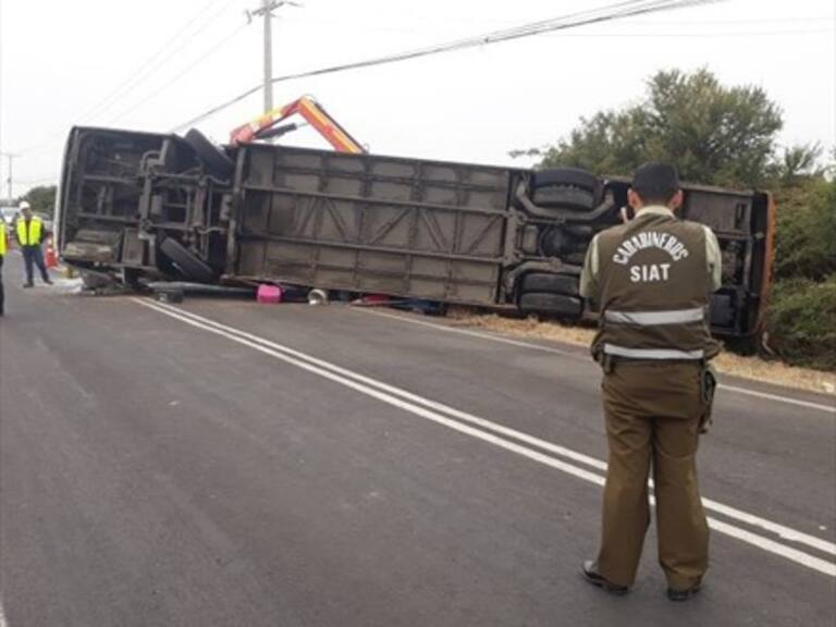 Quince heridos en volcamiento de un bus en ruta a Pichilemu