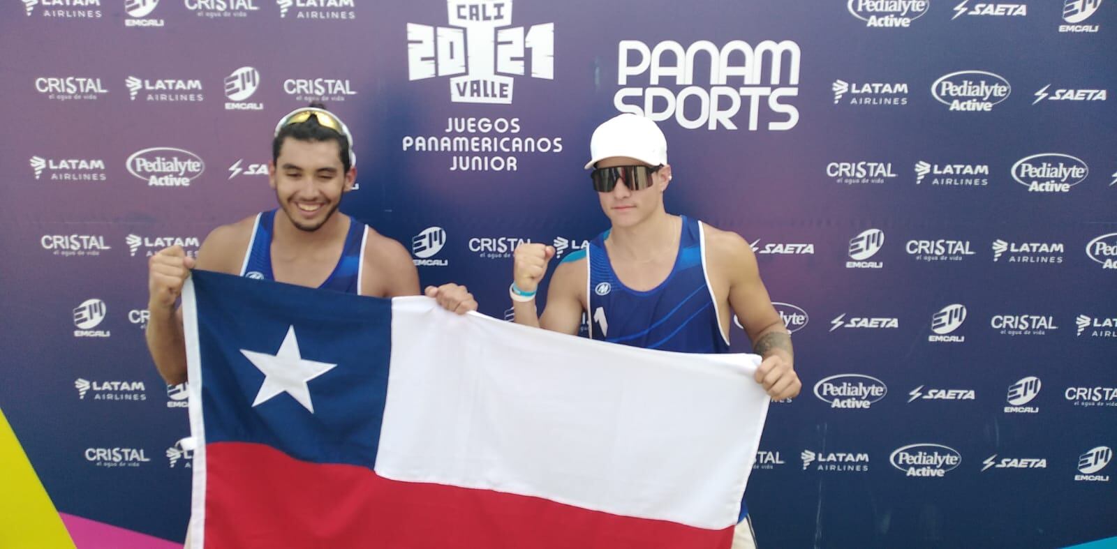 Vicente Droguett y Noé Aravena avanzaron a la lucha por medallas en el voleibol playa de Cali: "Es gratificante que el trabajo esté rindiendo frutos"