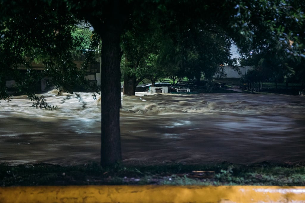 La tormenta Alberto deja inundaciones y el desborde de ríos en el noreste de México, incluyendo a la ciudad de Monterrey.