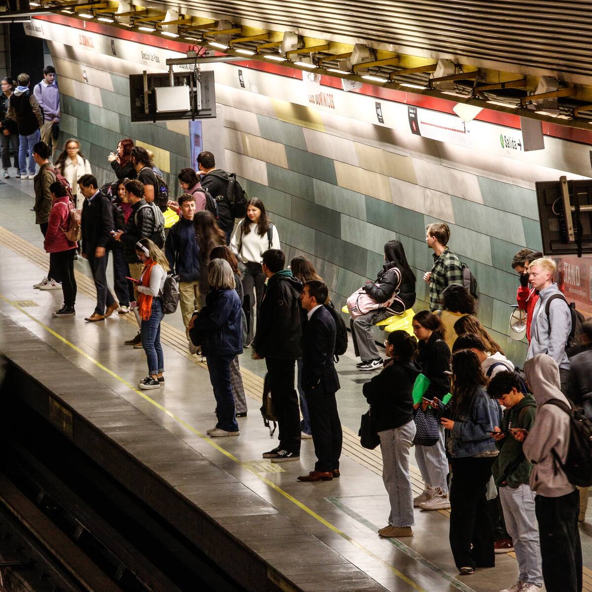 Se veía venir: estos son los nuevos elementos que Metro prohibió ingresar a sus estaciones