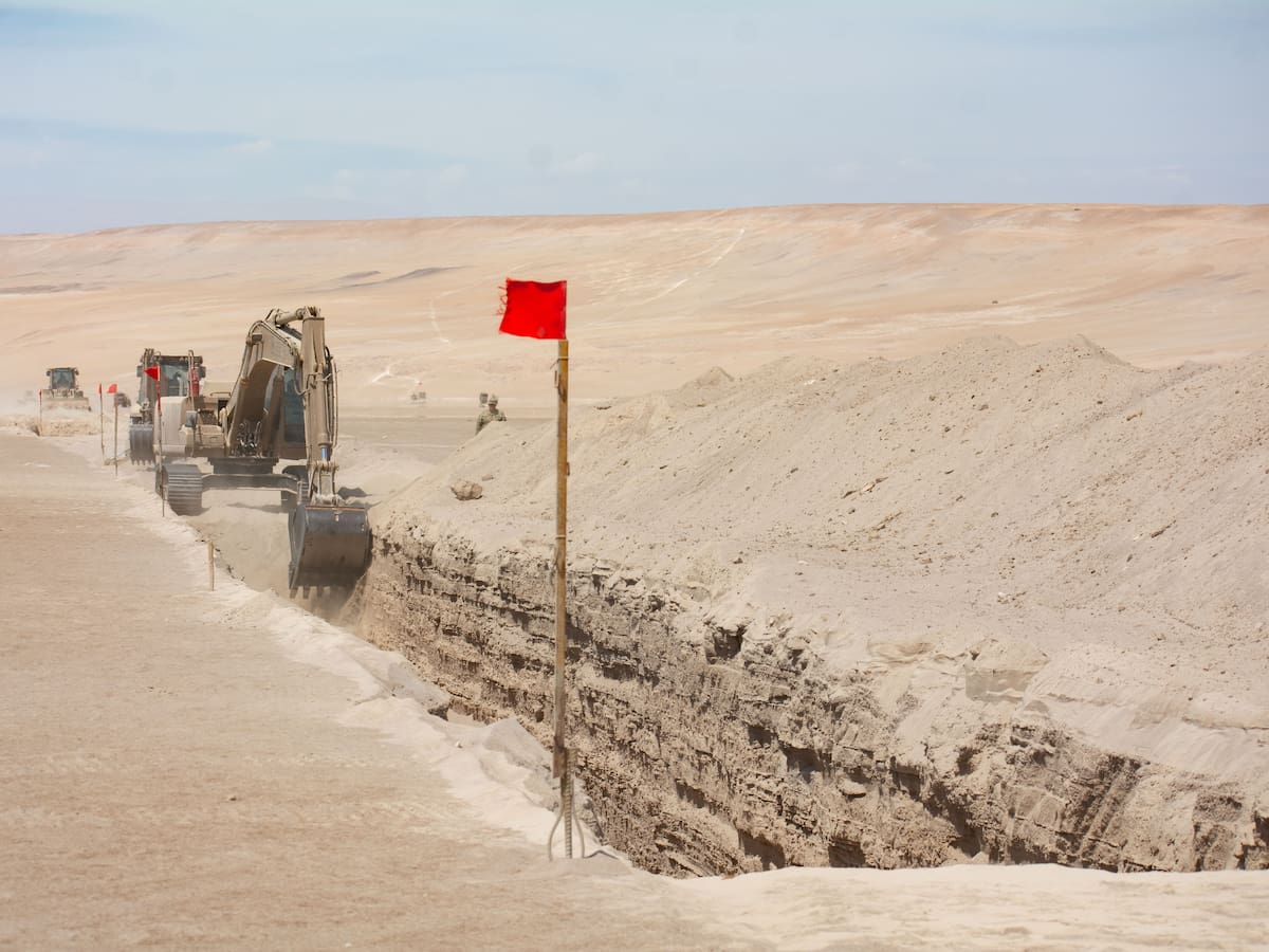 Zanjas en la frontera: análisis jurídico detalla qué puede hacer el Gobierno y qué no