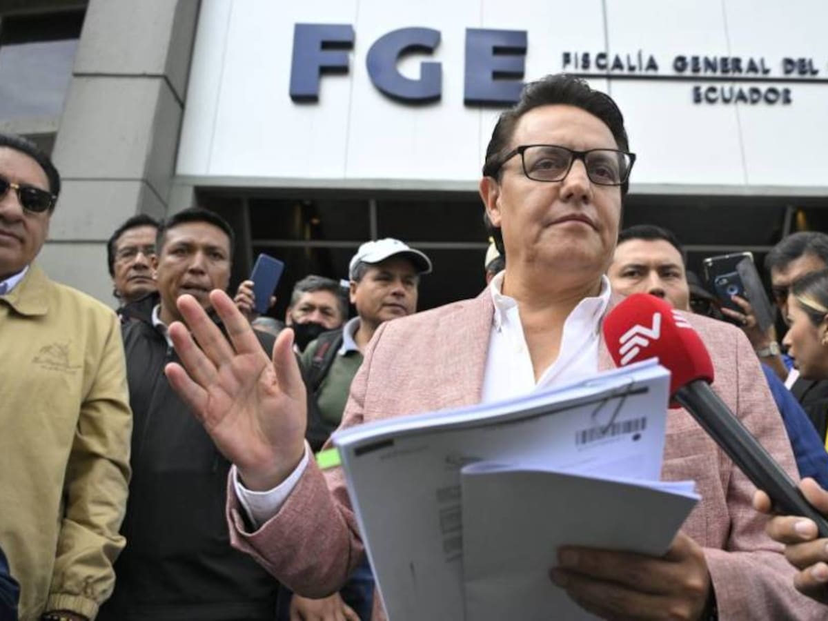 Candidato presidencial de Ecuador, Fernando Villavicencio, es asesinado en un mitin político