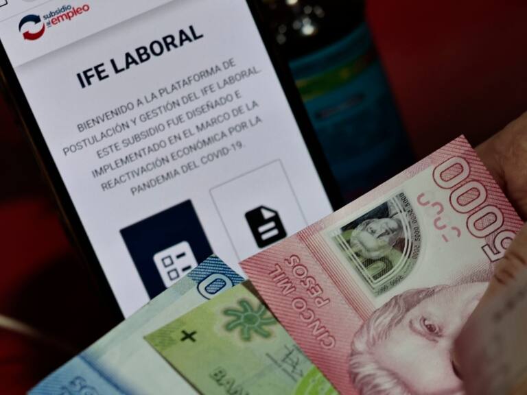 Contraloría detecta pagos irregulares del IFE Laboral entre 2021 y 2022 por más de $3.500 millones