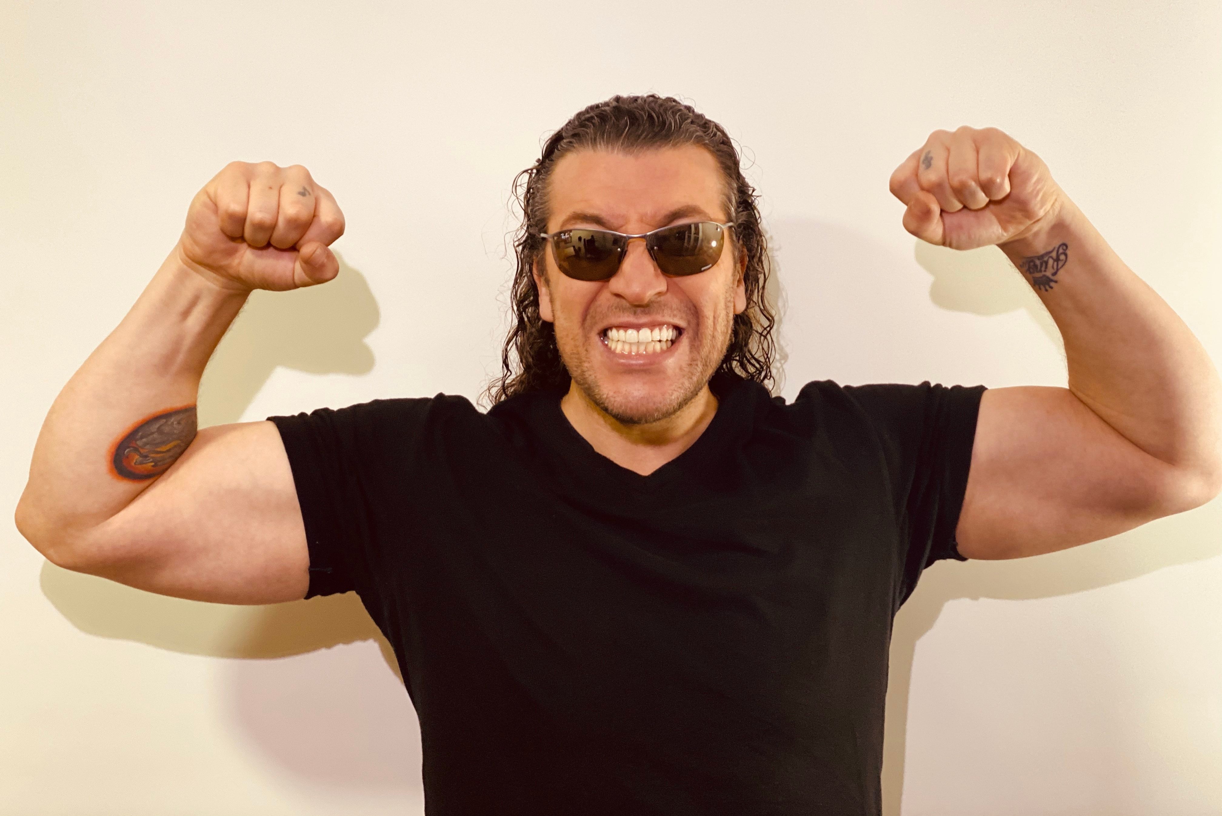 Similar a Jesús: Leo Rey sorprende con curiosa imagen en redes en medio de polémica con Alexítico