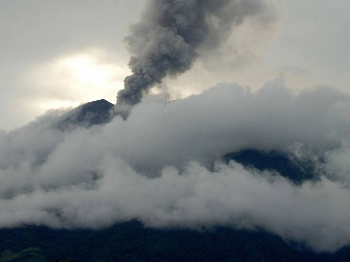 Filipinas en alerta tras erupción de volcán Kanlaon: iniciaron evacuaciones de emergencia