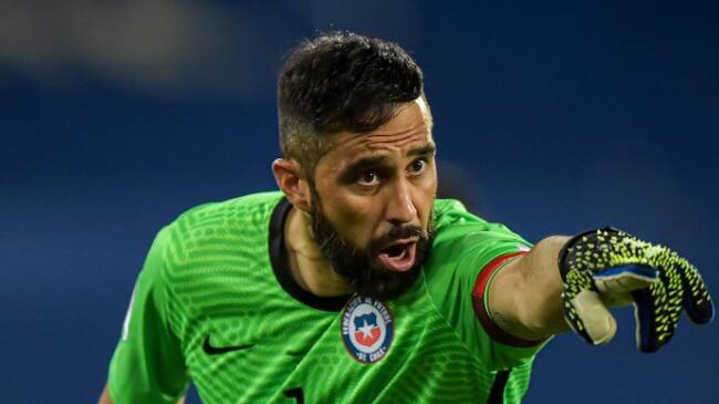 Claudio Bravo y el momento de La Roja de cara a las Clasificatorias: "La selección tiene que retomar el rumbo rápidamente"
