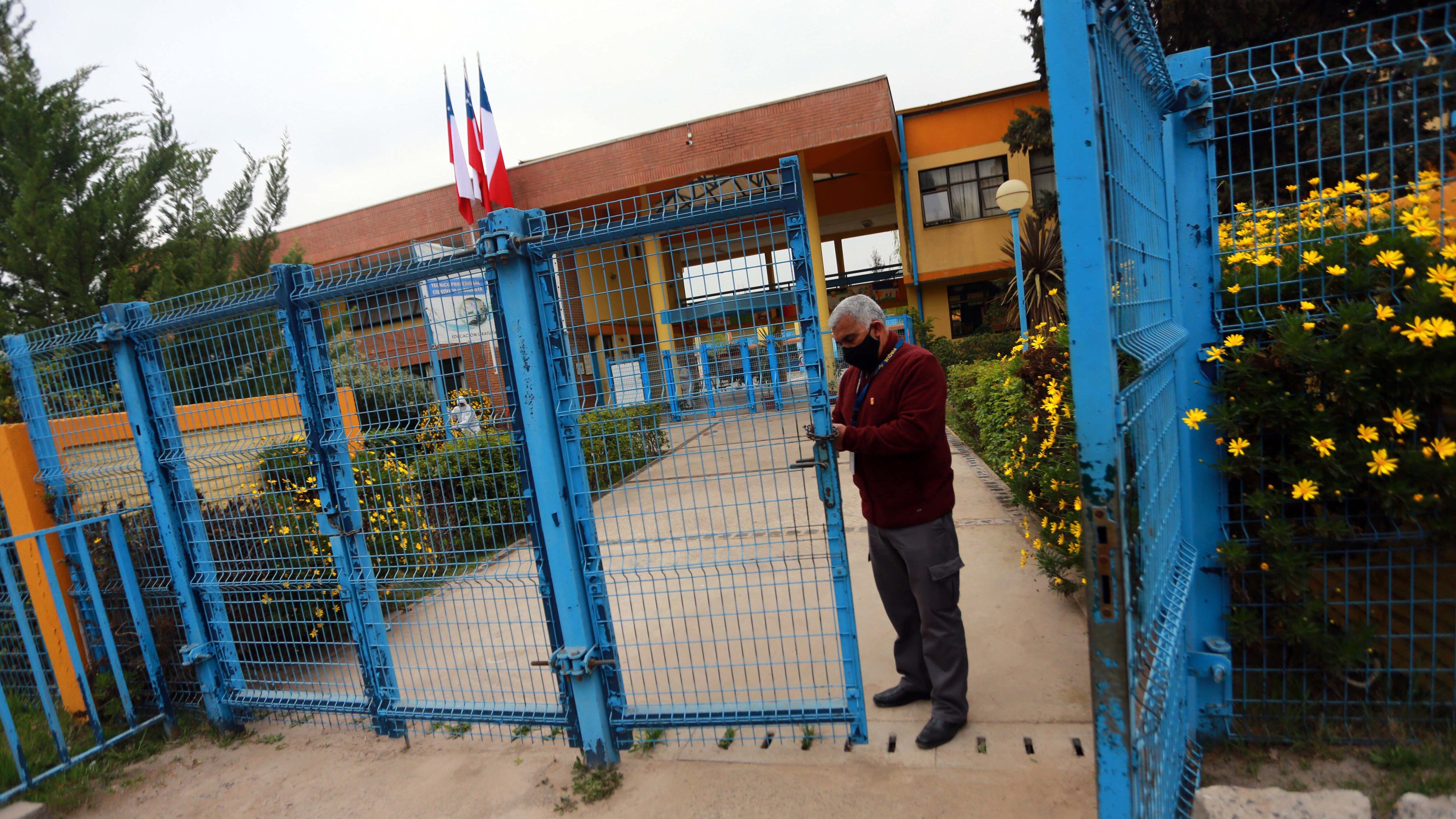 Solo 19 alumnos llegaron a la reanudación de clases en Pirque