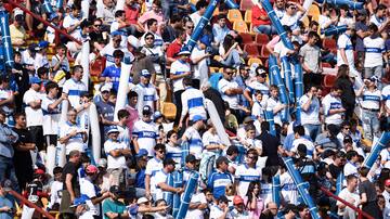 Corporación de hinchas de la UC presenta recursos de protección contra Azul Azul por derechos de admisión aplicados a sus socios