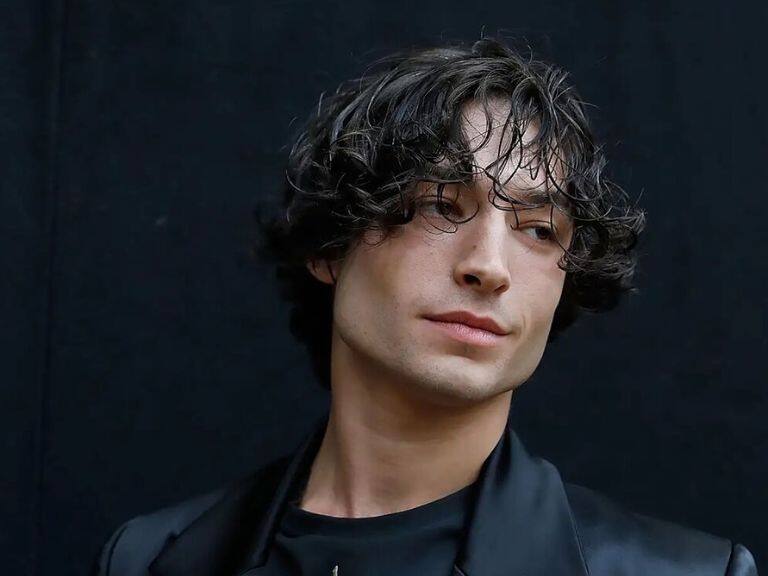 Ezra Miller es acusado por robo y allanamiento de morada