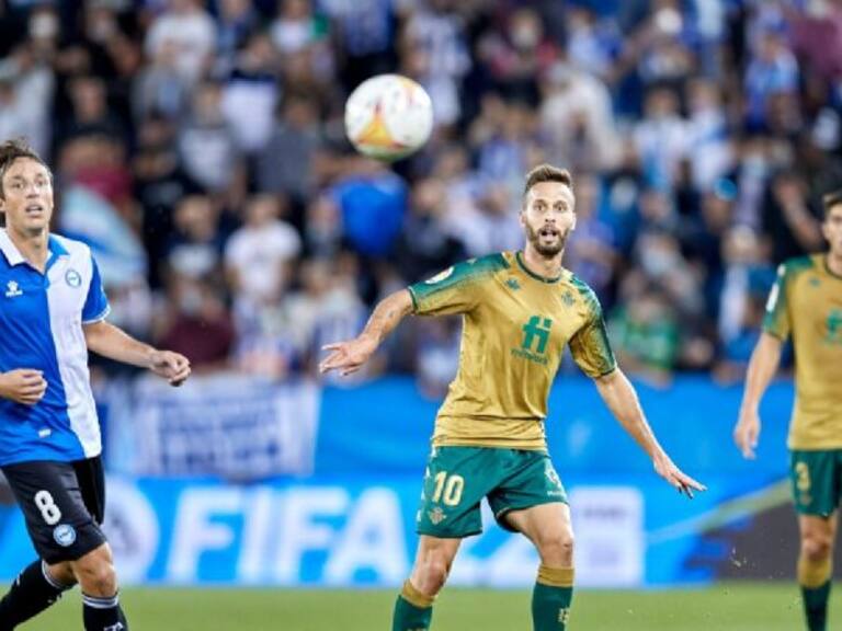 El Betis venció en el epílogo al Alavés como forastero y Pellegrini continúa con su tremendo momento en España