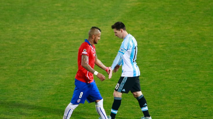 ¿Messi o el “Mago” Valdivia? Arturo Vidal elige entre el Chile 2015 y la Argentina 2022