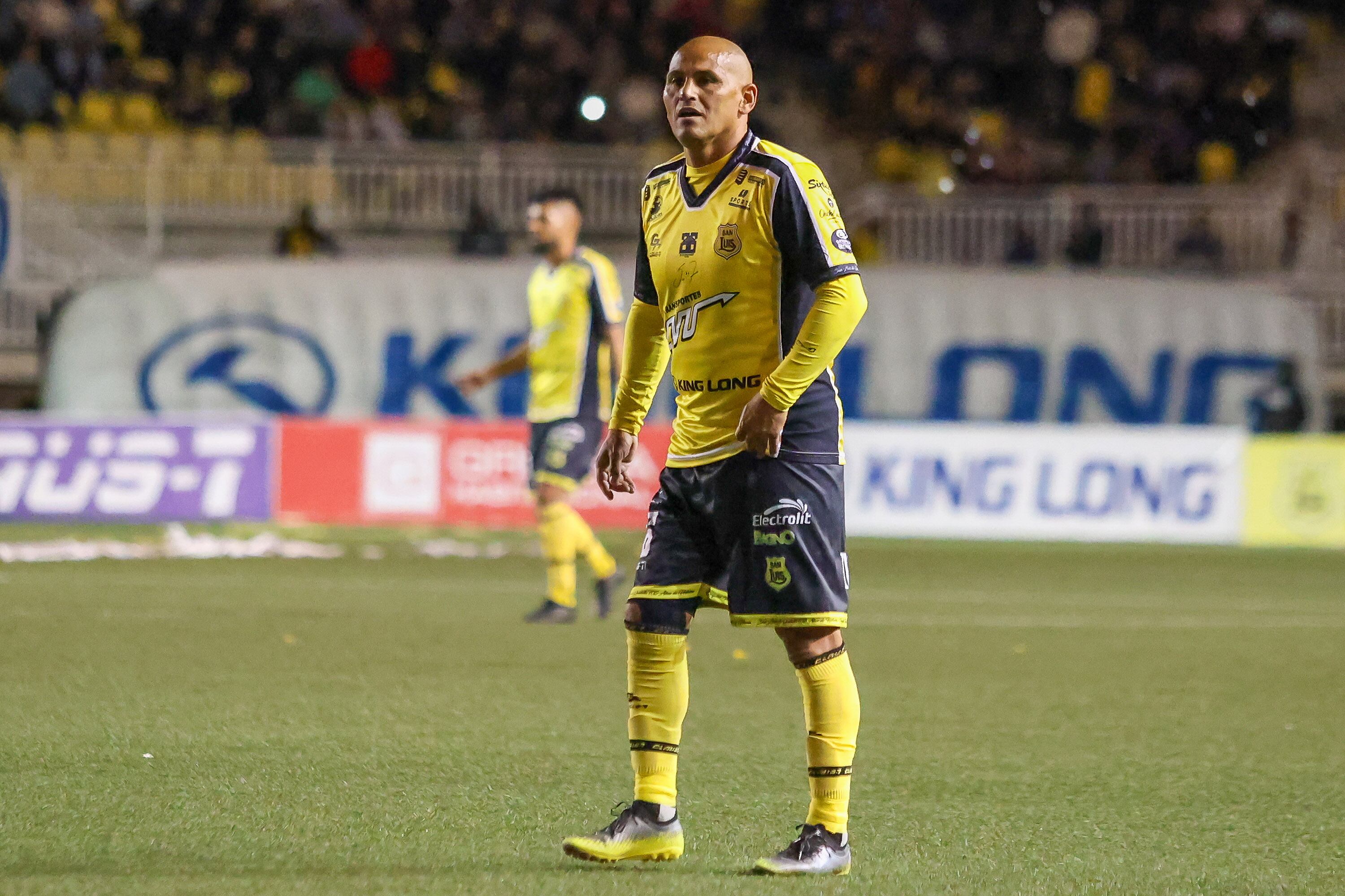 Humberto Suazo se despide del fútbol profesional