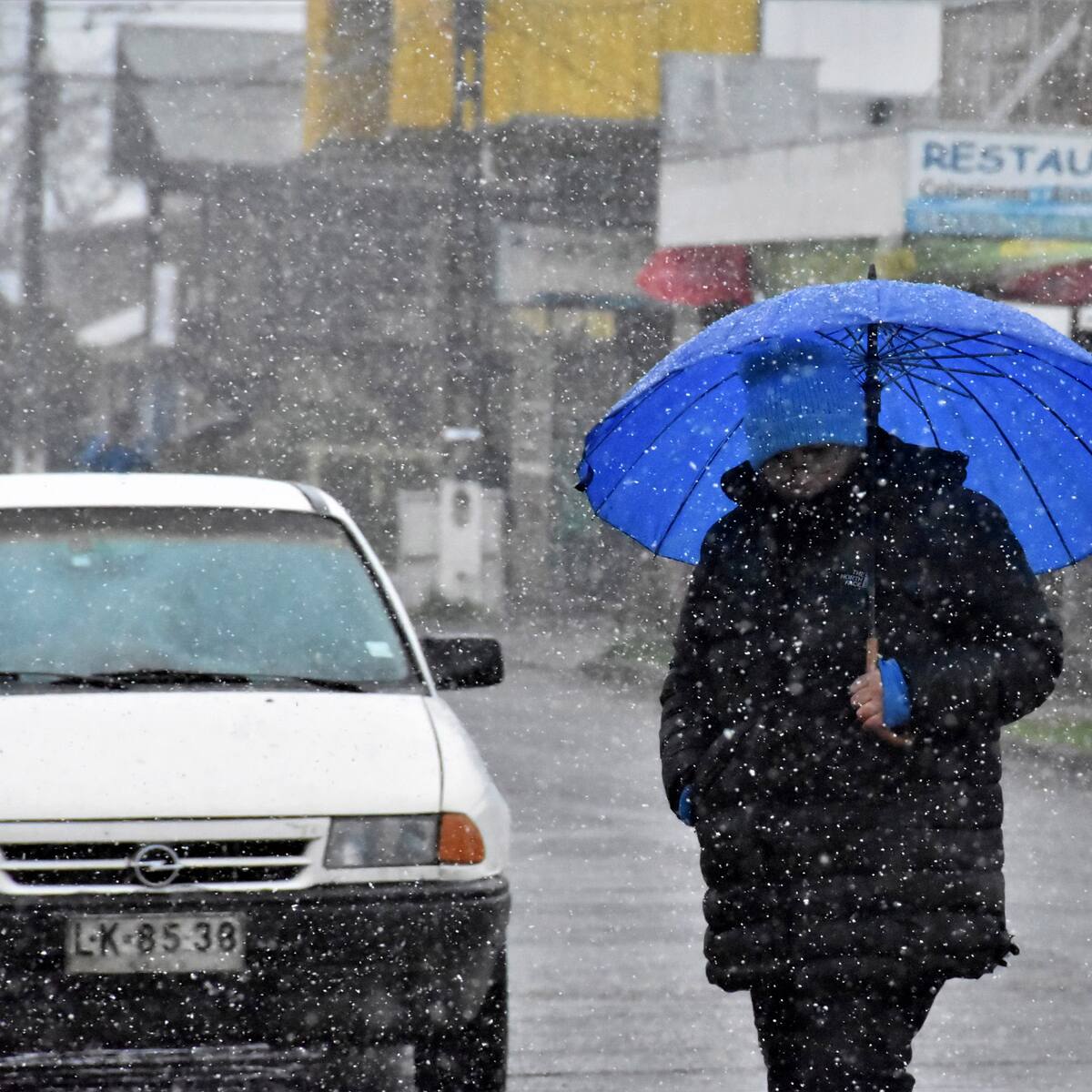 Así cambiará el tiempo en Santiago este fin de semana: fuertes lluvias y bajas temperaturas