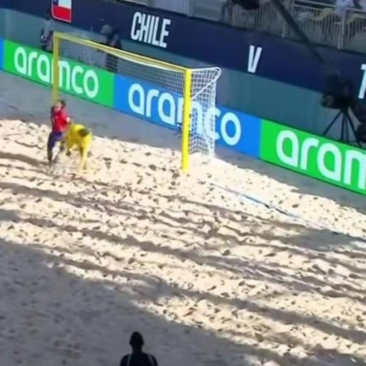 De espalda al arco y con reclamos del portero rival: revisa el histórico primer gol de Chile en su debut en el Mundial de Fútbol Playa
