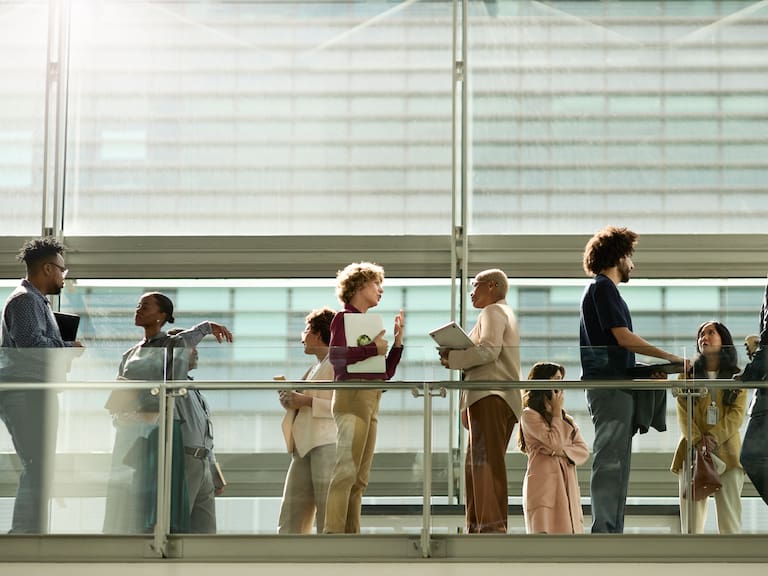 ¿Buscas emigrar?: abren vacantes para que chilenos trabajen en Alemania con apoyo económico
