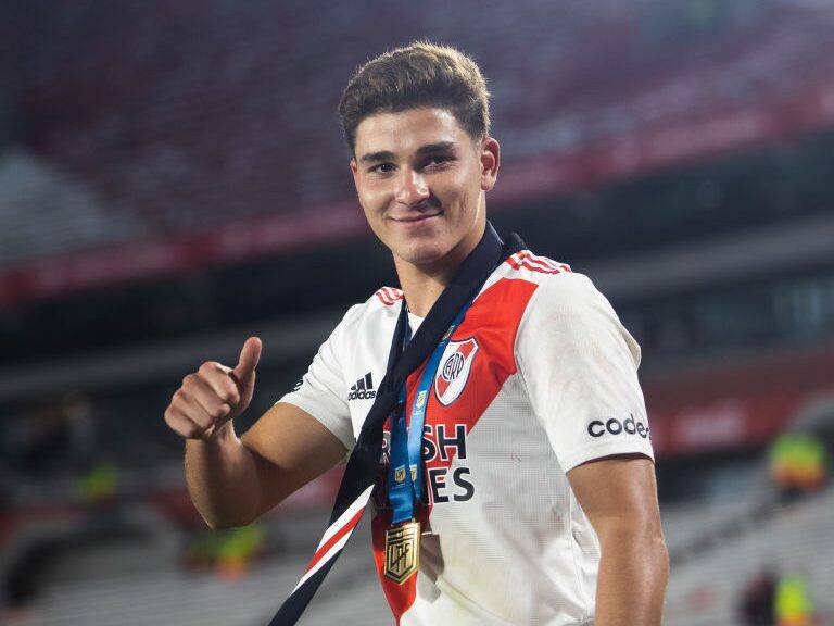 Julián Álvarez fue escogido como el Mejor Jugador de América en 2021
