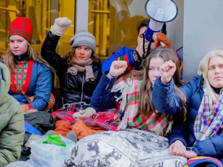 Tribunal sueco acepta demanda histórica presentada por Greta Thunberg y cientos de jóvenes por inacción climática del Estado