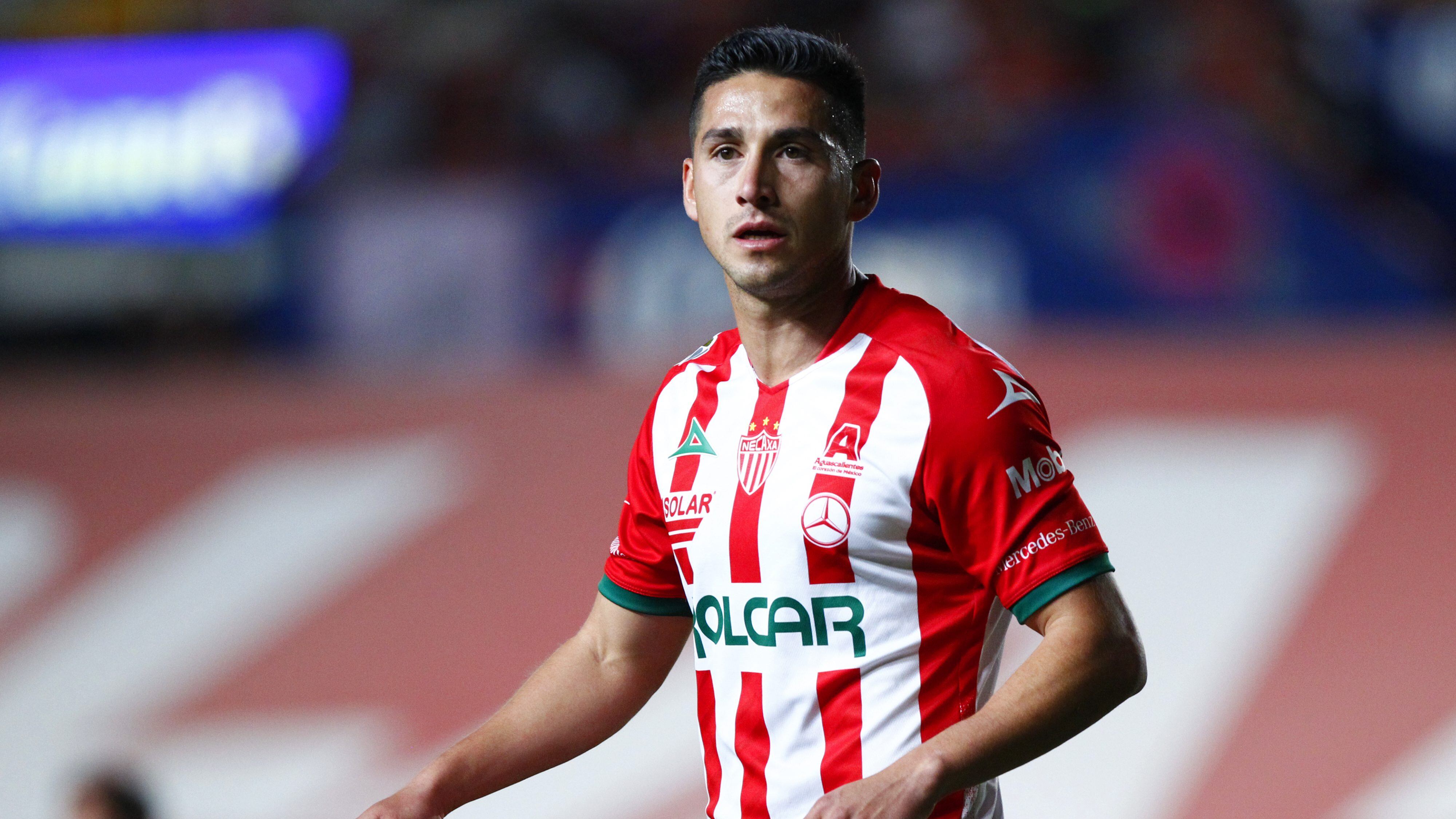 AGUASCALIENTES, MEXICO - MARCH 04: Juan Delgado #15 of Necaxa looks on during the 9th round match between Necaxa and Pachuca as part of the Torneo Guard1anes 2021 Liga MX at Victoria Stadium on March 4, 2021 in Aguascalientes, Mexico. (Photo by Leopoldo Smith/Getty Images)