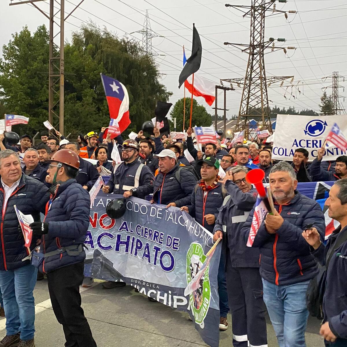 Crisis de siderúrgica Huachipato: cerca de mil trabajadores marchan por cordón industrial